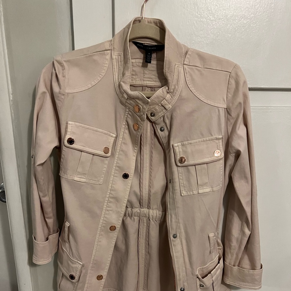White House Black Market Belted Beige Blazer w/Rose Gold